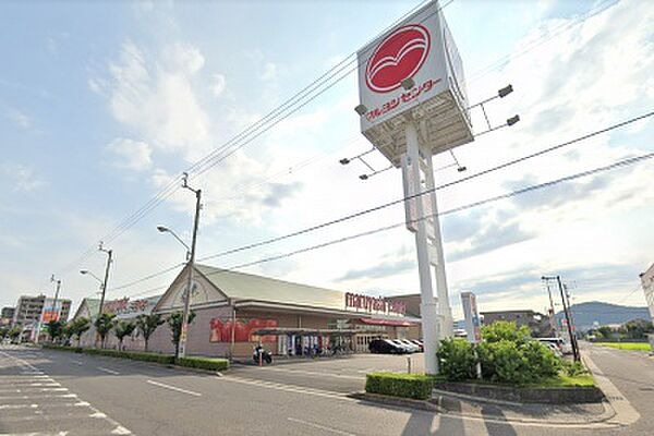 画像27:【スーパー】マルヨシセンター 松縄店まで734ｍ