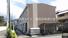 レオパレスクリスマスローズ 205 ｜ 香川県坂出市青葉町（賃貸アパート1K・2階・26.08㎡） その1