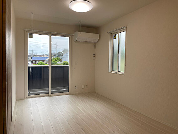 ブラウンコート_内装_0