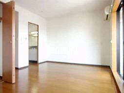 Ｍａｉｓｏｎ　Ｄｅ　Ｒａｆｆｉｎｅ 3階1Kのリビング/ダイニング