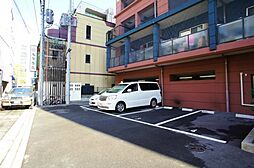 駐車場があるので、車を買う予定の方も安心です