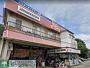 ミスタータイヤマン衣笠店 徒歩9分。 700m
