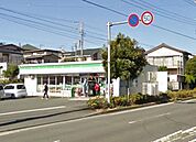 ファミリーマート京急久里浜駅前店 385m