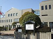 鎌倉市玉縄図書館 徒歩4分。図書館 270m