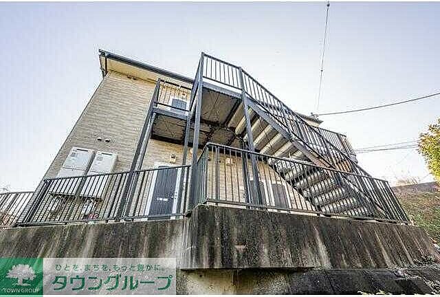 7 / 23