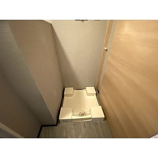 画像6:脱衣所には洗濯パンがあります。万一の水漏れにも安心。