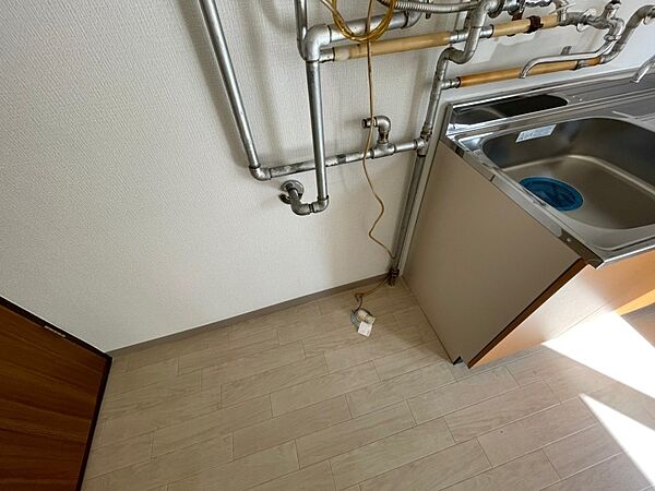 画像18:洗濯機置場は室内にあるのでもちろんいつでも洗濯できます。