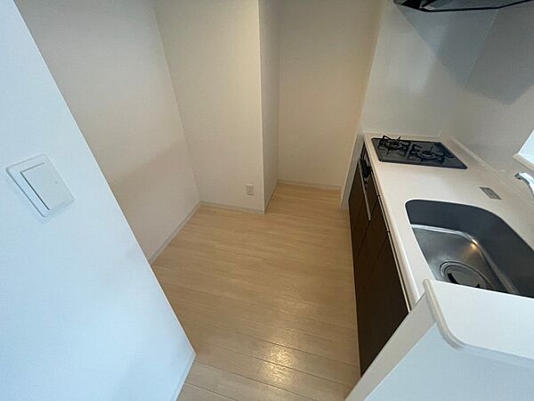 画像22:キッチンはスペースも広々していて使いやすそうですよ！