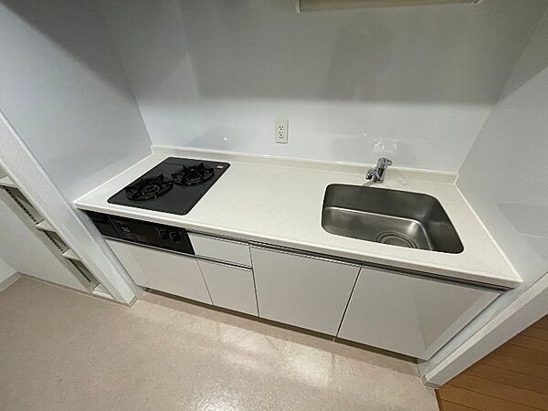 画像5:キッチンは調理スペースもあり料理がはかどりそうです
