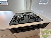 3口システムキッチンですのですぐにお料理に使えます！