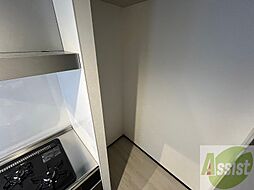 こちらに冷蔵庫を置けます。調理時の動線もばっちり効率的。