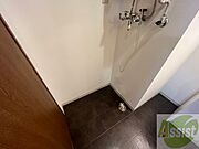もちろん洗濯機置場は室内にあるので、いつでも洗濯できますよ