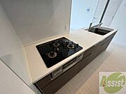 こちらはキッチン。調理スペースもあり使いやすそうです。