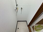 もちろん洗濯機置場は室内にあるので、いつでも洗濯できますよ〜