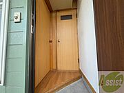 玄関から見た景色はこちらです。イメージできますか。