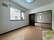 明るいお部屋は気持ちよく過ごせそうですね。
