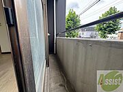 バルコニーが付いていますので一息ついてみてはいかがですか。