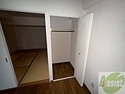 寝室の収納です。部屋がすっきり片付きます。
