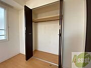 収納もバッチリあるのでお部屋が片付きますよ！