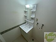 独立洗面台です。大きくてよいですね。シャンプーもできます！
