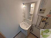 独立洗面台です。大きくてよいですね。シャンプーもできます！