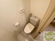 トイレです。ユニットバスになってますのでコンパクト。