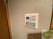 浴室乾燥機です。これで湿気の多い時期の洗濯物もすぐに乾きます