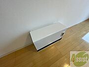 電気暖房です。冬場の寒い日でも安心ですね～