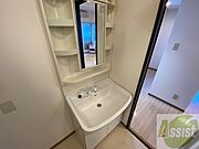 シャンプードレッサーは棚もついていて便利そう！
