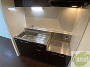 キッチンはこちらです。流しが広くて使いやすそうです。