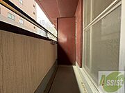 こちらはバルコニー。洗濯物が干せるようになっています。