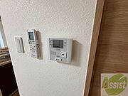 TVモニター付インターホンです。来客者の顔が見えるので安心！