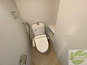 トイレです。ウォシュレット付を探している方、おすすめです