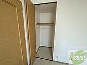 クローゼットは奥行きもあり、荷物が多い方でも安心です。