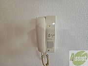 インターホンです。来客者を確認できるので安心！