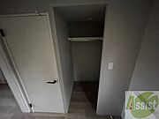 収納もバッチリあるのでお部屋が片付きますよ！