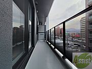 バルコニーです。洗濯物を干したり一息ついたりできますね！