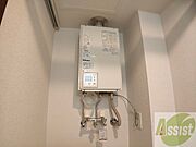 給湯器は簡単操作で温度調整ができますよ。
