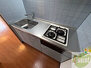 キッチンはスペースも広々していて使いやすそうですよ！