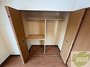 寝室にあったクローゼット。荷物がたくさんあっても大丈夫。