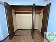 収納もバッチリあるのでお部屋が片付きますよ！