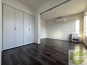 寝室です。部屋をどう使うかはあなた次第です！