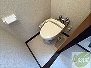 ウォシュレット機能がついたトイレ。安心して使用できますね。
