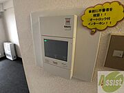 TVモニター付インターホンです。来客者の顔が見えるので安心！