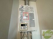 給湯器は簡単操作で温度調整ができますよ。