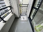 バルコニーです。洗濯物を干したり一息ついたりできますね！