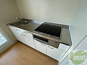 キッチンにはIHクッキングヒーターも完備です！