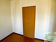 寝室の収納です。部屋がすっきり片付きます。