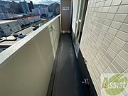 こちらはバルコニー。洗濯物が干せるようになっています。