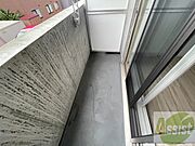 バルコニーが付いていますので一息ついてみてはいかがですか。